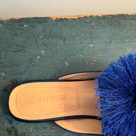 Super fun blue Pom Pom mules - Picture 2 of 6